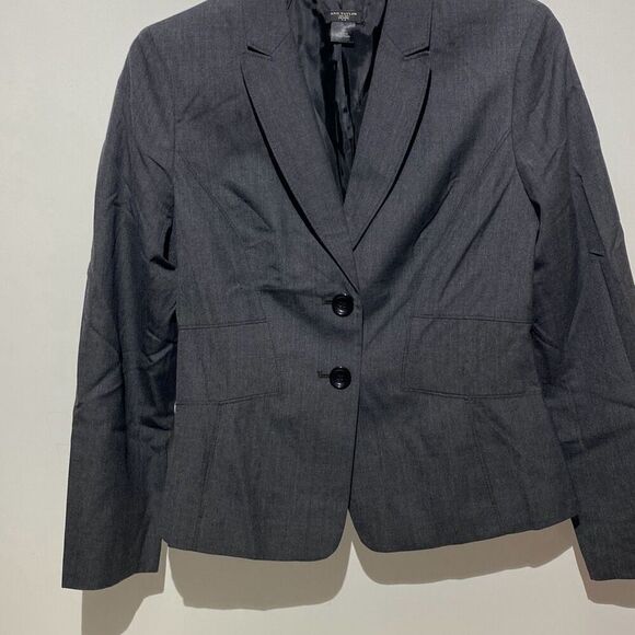 Ann Taylor Women's Gray Wool Blend Notch Lapel Two Button Blazer Size 8P - Picture 2 of 10